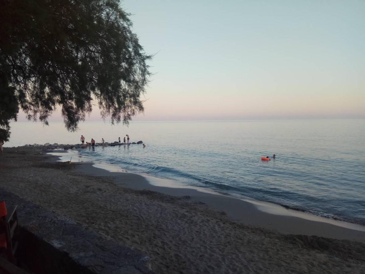 Zea Waves Apartments Kastri  Bagian luar foto